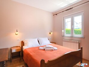 1 habitación, wifi y ropa de cama
