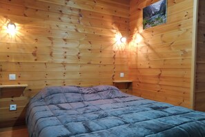 4 chambres, fer et planche à repasser, lit parapluie, Wi-Fi gratuit