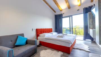 4 bedrooms, iron/ironing board, free WiFi, bed sheets