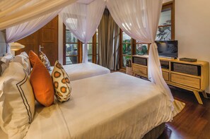 2 bedrooms, in-room safe, iron/ironing board, travel crib - Private Villa With Your Own Pool - Best Location In Seminyak (Petitenget Seminyak)