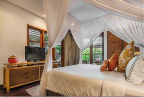 2 chambres, coffres-forts dans les chambres, fer et planche à repasser