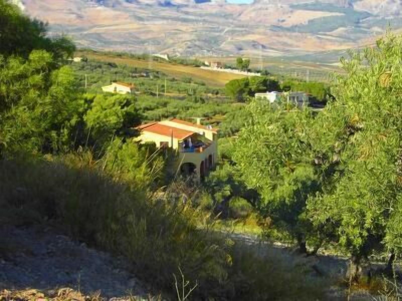 "Good equipment of the apartment, great location if you have peace and quickly with de
