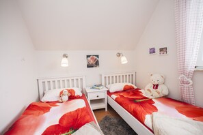 2 chambres, fer et planche à repasser, lit parapluie, Wi-Fi gratuit