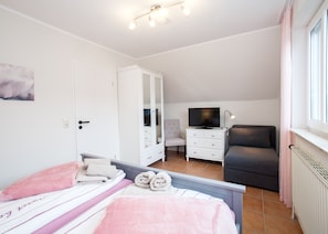 2 chambres, fer et planche à repasser, lit parapluie, Wi-Fi gratuit
