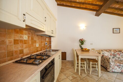 Appartement neuf pour 4 personnes au coeur de la Toscane "La Sughera"