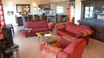 TV, DVD player, books, stereo