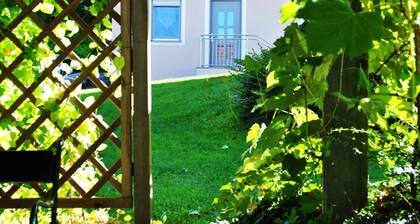 "Zweisamkeit" Vacation Rental with a Wine Arbor in Southern Styria