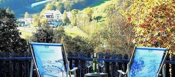 "Zweisamkeit" Vacation Rental with a Covered Wine Arbor