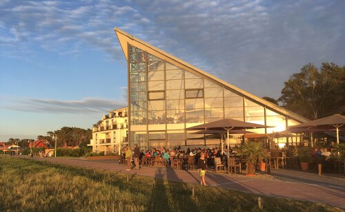 Beautiful, elegant holiday home "Svantovit" in a prime location in Glowe