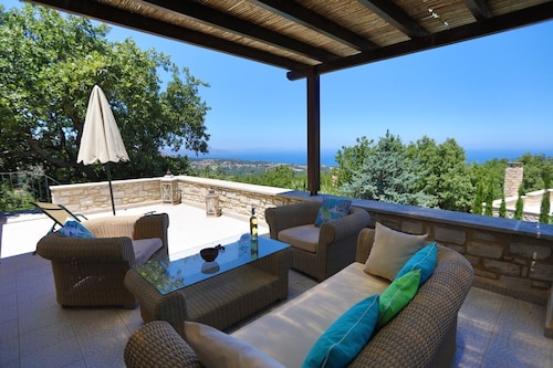 Villa Sifina, natural stone villa with sea view. 5 minutes drive to the beach, 