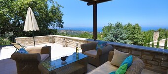 Villa Sifina, natural stone villa with sea view. 5 minutes drive to the beach, 