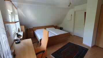 1 Schlafzimmer, Schreibtisch, Bügeleisen/Bügelbrett, kostenloses WLAN