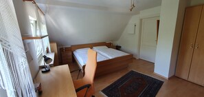1 多间卧室、办公桌、熨斗/熨衣板、免费 WiFi
