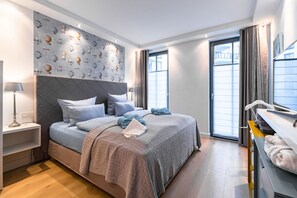 2 bedrooms, in-room safe, iron/ironing board, travel crib