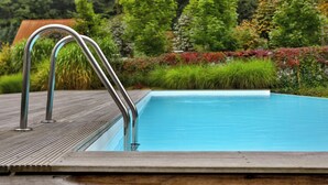 Outdoor pool - Luxury Seebrise Binz: Fireplace, Park Setting, and Perfect for a Vacation with Your Dog (Binz)