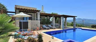 Villa Pegasus with fantastic panoramic views near Rethymnon