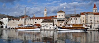 Appartements familiaux en bord de mer Okrug Gornji Trogir Split