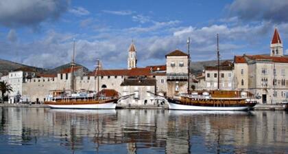 Family-friendly apartments by the sea Okrug Gornji Trogir Split