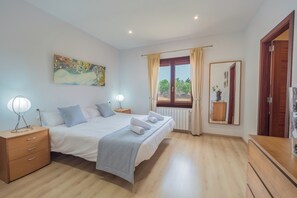 3 Schlafzimmer, Bügeleisen/Bügelbrett, Reisekinderbett, kostenloses WLAN