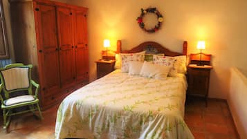 1 chambre, fer et planche Ă repasser, Wi-Fi gratuit, draps fournis