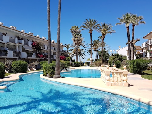 1ªLínie! Right on the beach, sea views, pool, climate, WIFI 