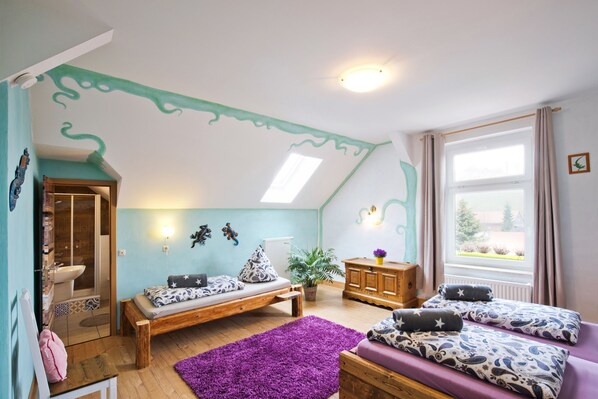 2 bedrooms, WiFi, bed sheets