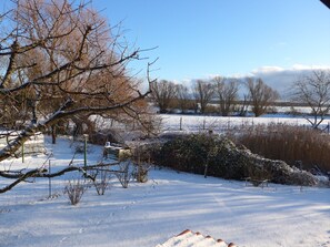 Property grounds - 3 star apartment with pool, family friendly, with dog, near the lake in great nature (Angermünde)