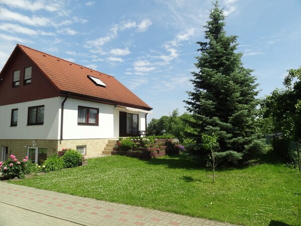 Exterior - 3 star apartment with pool, family friendly, with dog, near the lake in great nature (Angermünde)