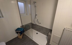 Badekar, hårføner, håndklær og såpe
