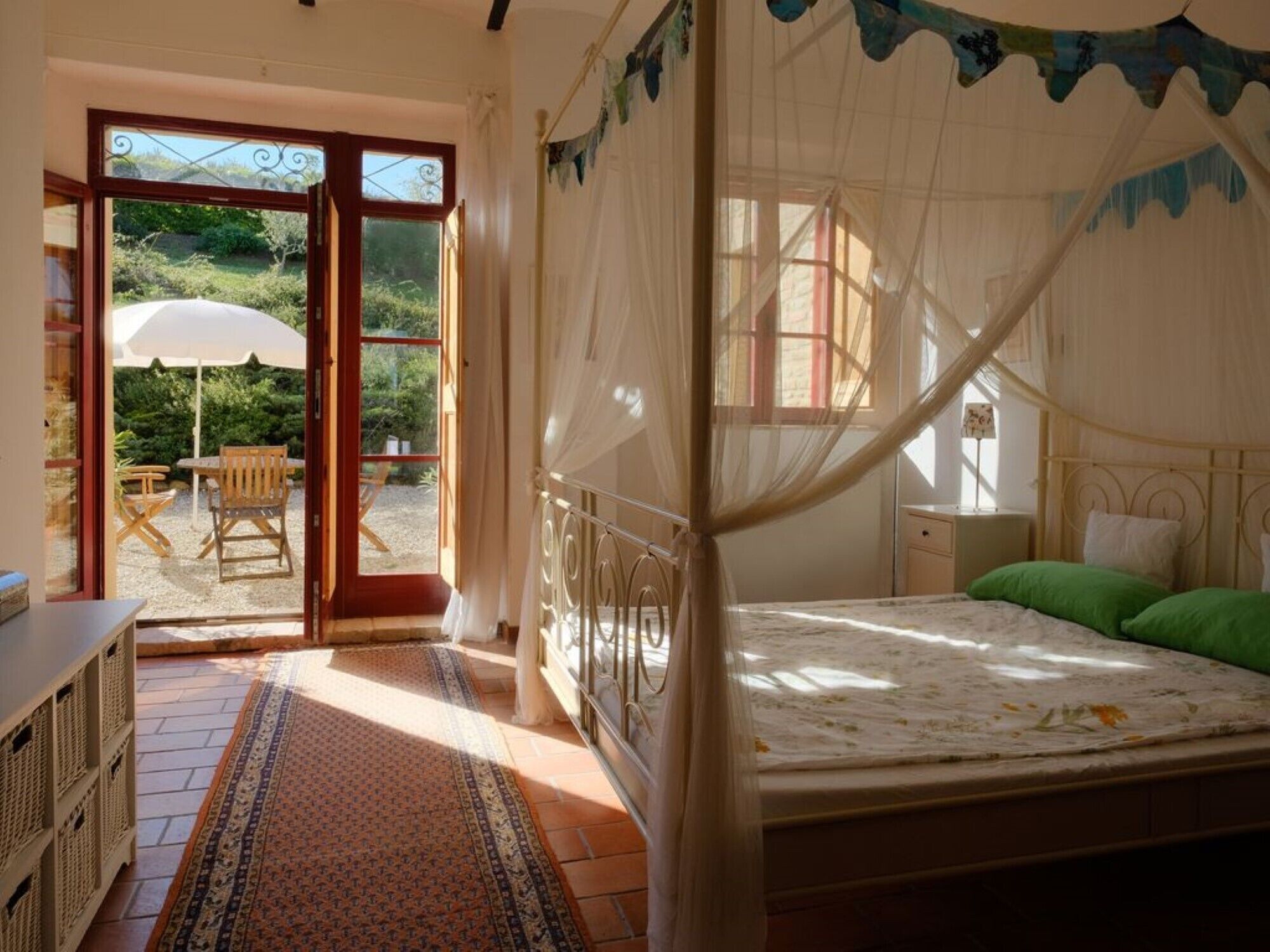 Casa Montale, 4/5 Cantina, typical country house, gr. Pool, secluded location, panoramic views