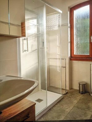 Bathtub, hair dryer