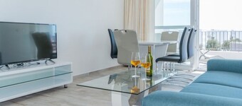 Fantastically beautiful apartments 2 minutes to the beach Pool in the houseHappyHavenHouse