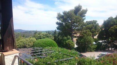 Comfortable 3-room apartment, sea view, close to the beach, quiet situation