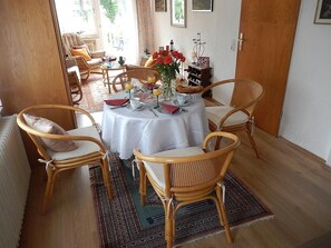 تناول الطعام