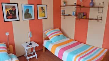2 bedrooms, WiFi, bed sheets