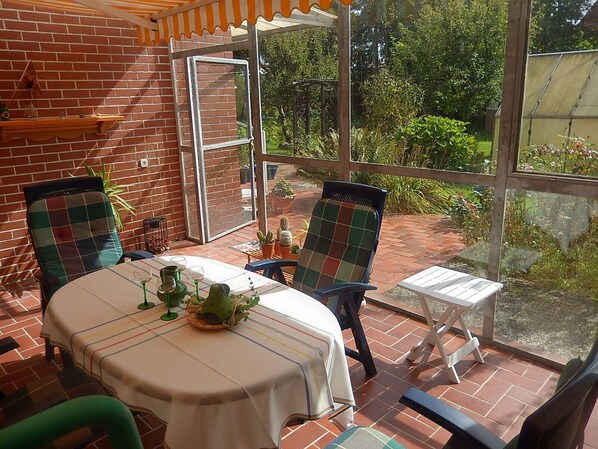 تناول الطعام بالخارج