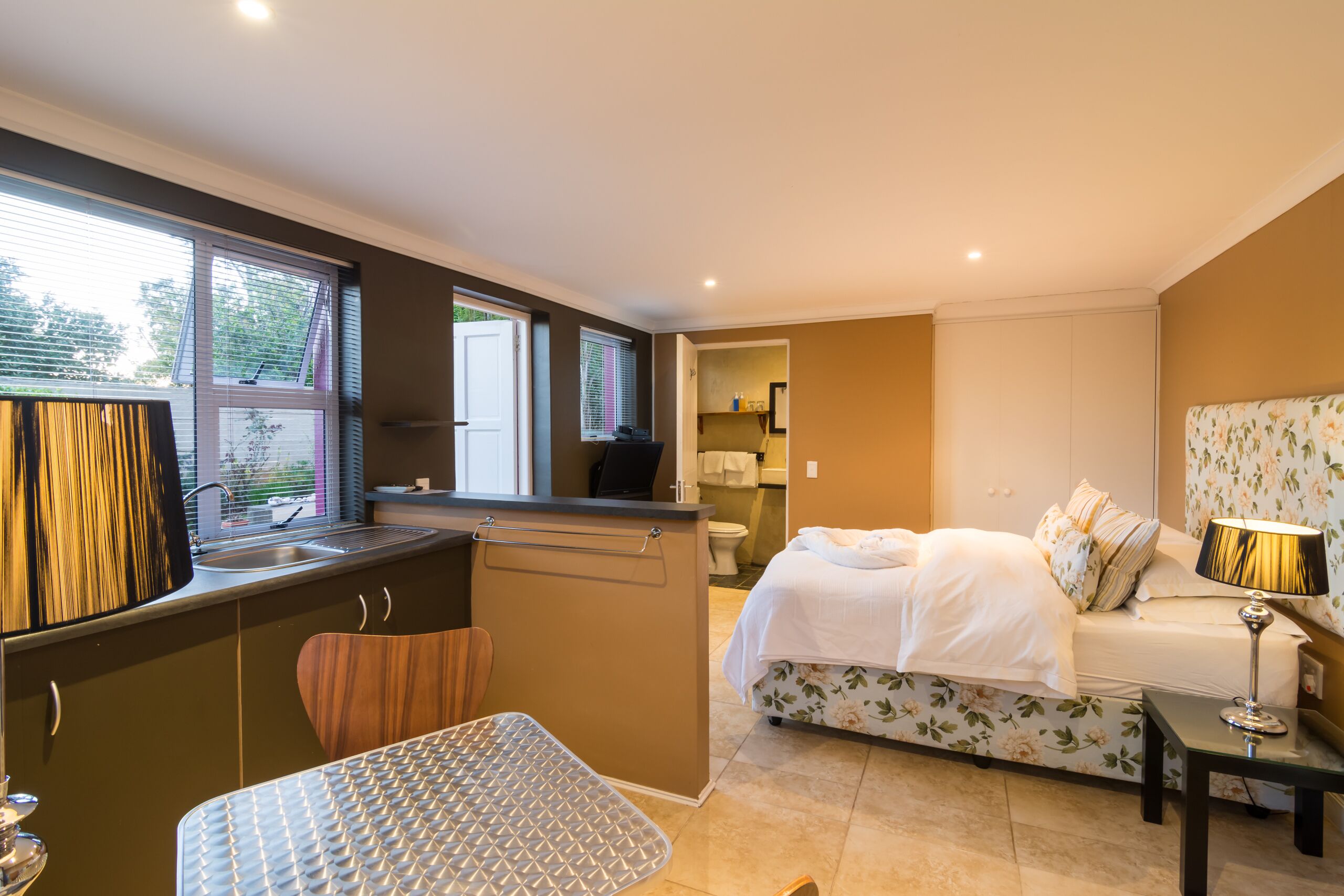 Pink Rose Guesthouse & Spa | FOR MEN ONLY | Room 2 apartment