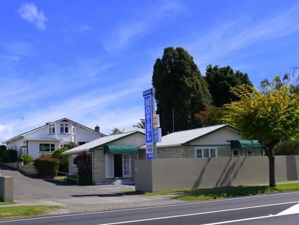 Front of property - Paraparaumu Motel (Paraparaumu)