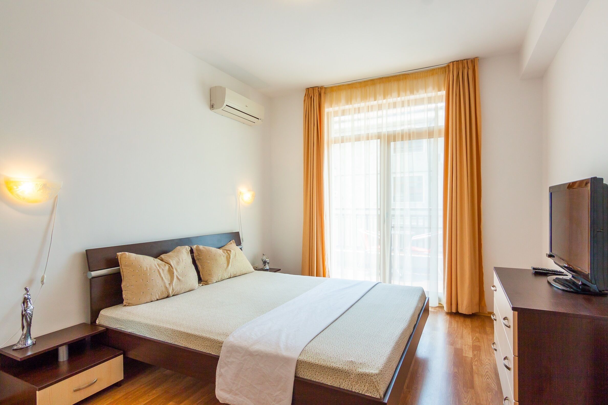 1 bedroom, iron/ironing board, Internet, bed sheets