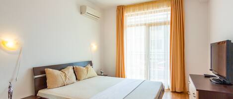 1 bedroom, iron/ironing board, Internet, bed sheets