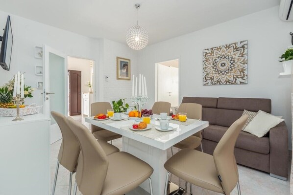 Dining - Newly and family two bedrooms apartment Edi in Funtana (Funtana)