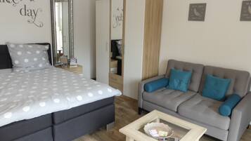 1 chambre, fer et planche à repasser, Wi-Fi, draps fournis