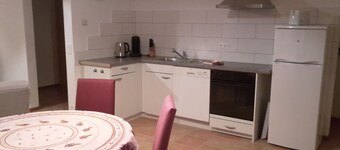 Lavender apartment with balcony, 4 persons