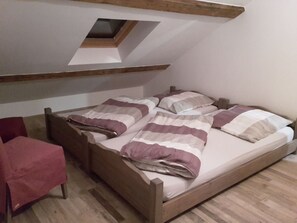 2 habitaciones, tabla de planchar con plancha y wifi gratis 