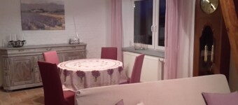 Lavender apartment with balcony, 4 persons