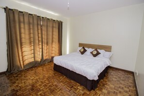 3 slaapkamers, een strijkplank/strijkijzer, wifi, beddengoed