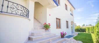 Apartment with pool, up to 6 people, sun loungers, restaurant nearby