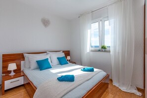 1 bedroom, WiFi, bed sheets