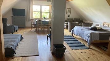 1 dormitorio, cuna de viaje, wifi y ropa de cama