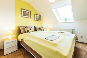 3 bedrooms, bed sheets